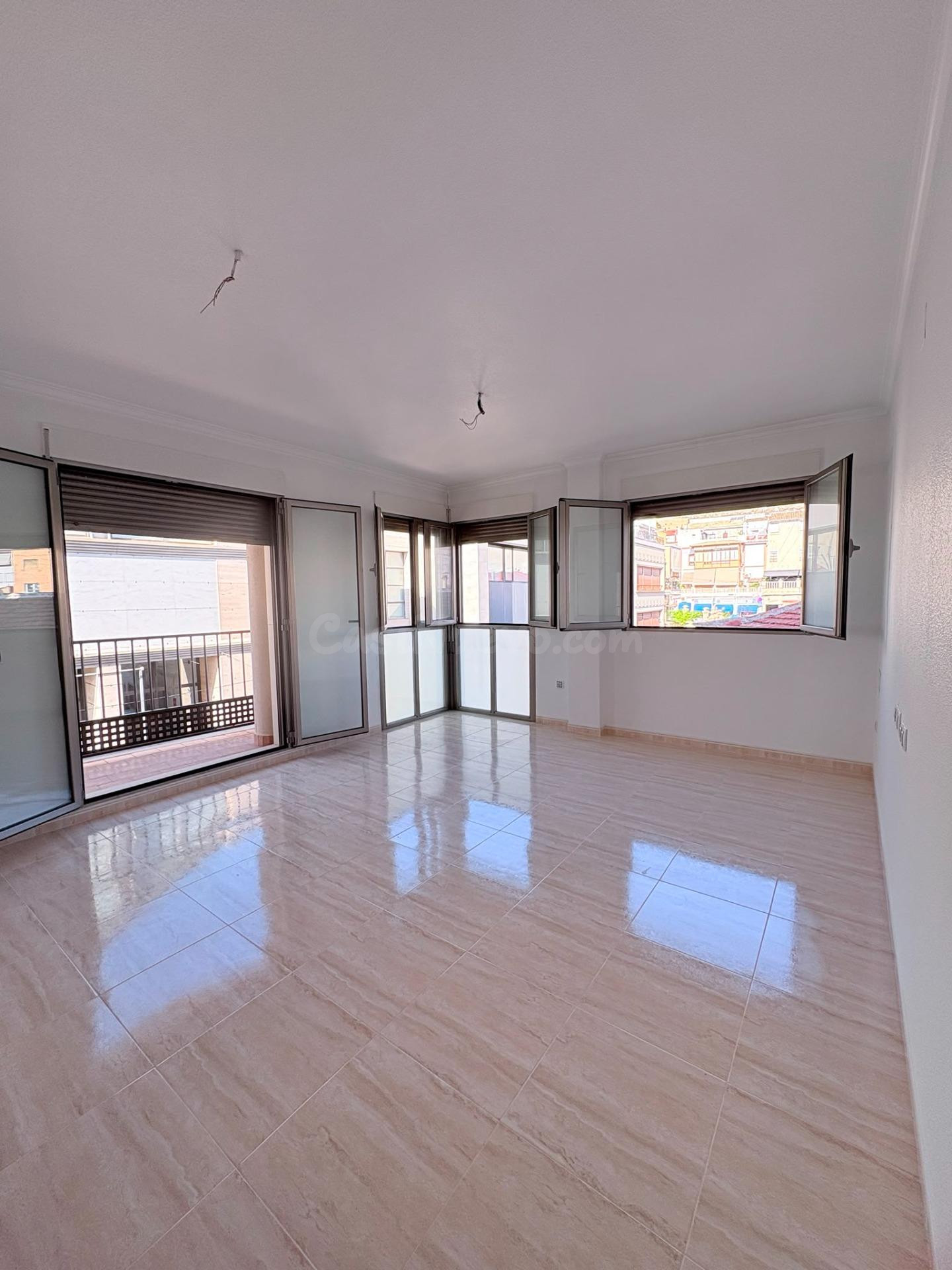 PISO EN CENTRO PETRER 128 M2 A ESTRENAR