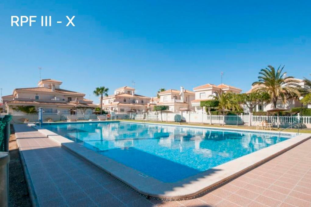 Chalet Pareado de 2 Dormitorios y 2 Baños en Playa Flamenca (Orihuela Costa)