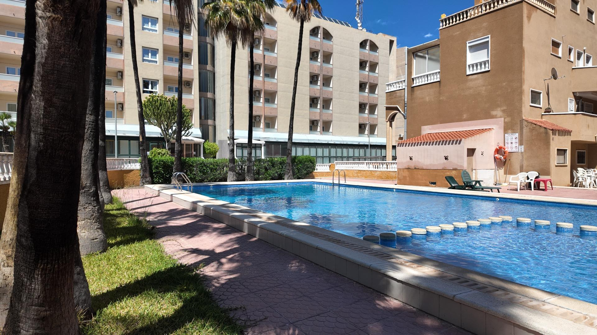 Acogedor Apartamento en segunda planta de Dos Dormitorios con ascensor en Punta Prima, Torrevieja