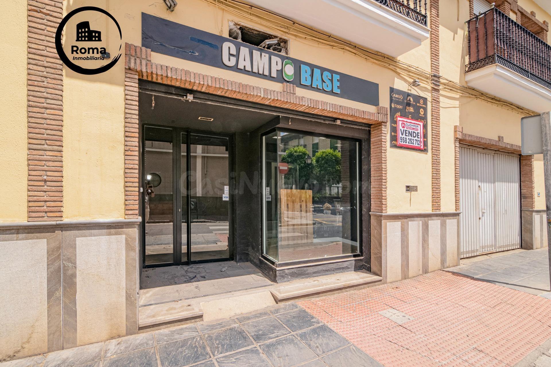 Amplio Local Comercial en Calle Calderón