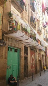 Se vende Piso OKUPADO en Salvador 18 Barcelona, (Barcelona).