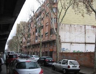 Se vende Piso OKUPADO en Marqués de Montroig 255 de Badalona, Barcelona.