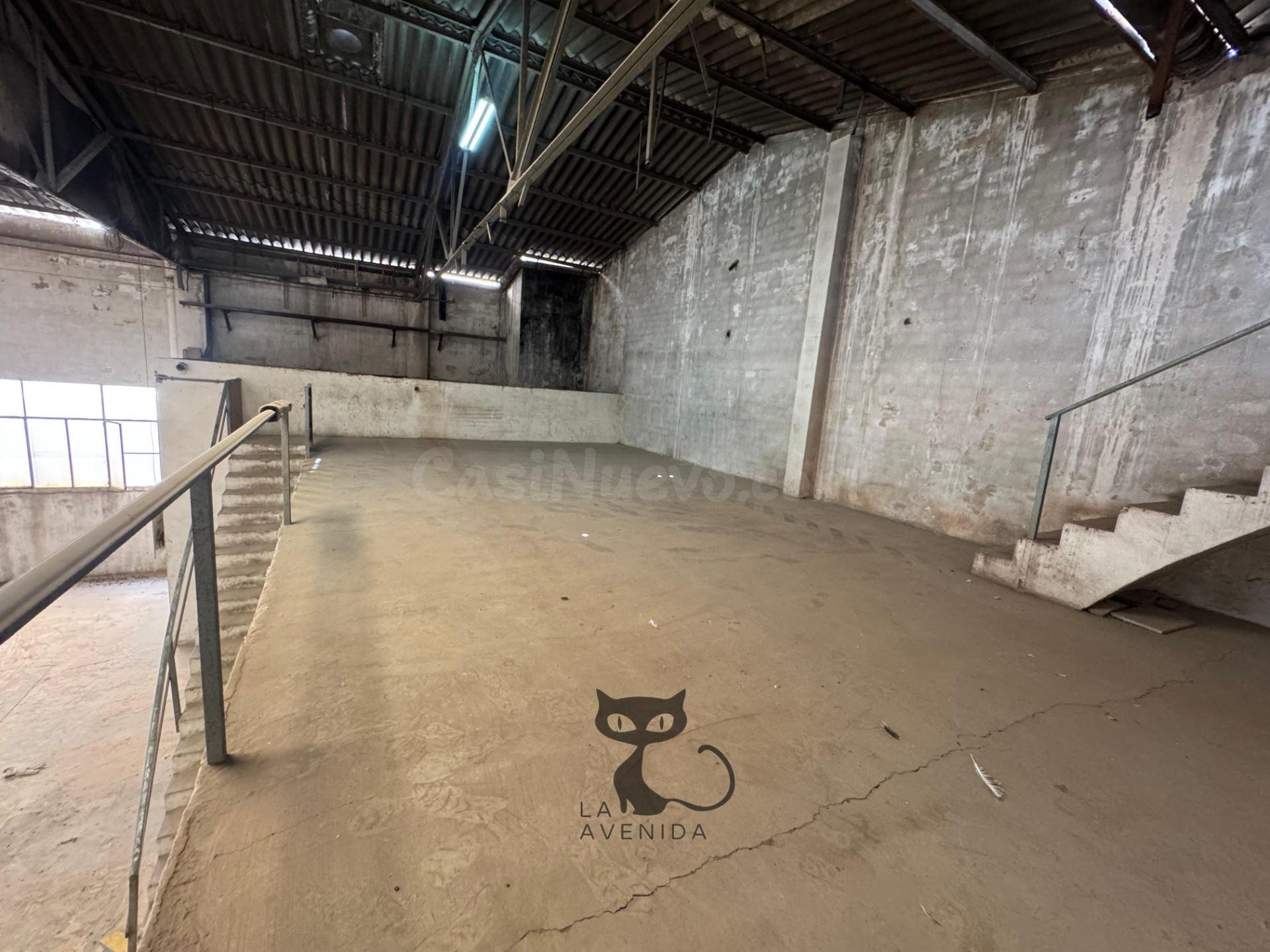 Gran nave industrial en Massanassa con oficinas, montacargas - foto 3