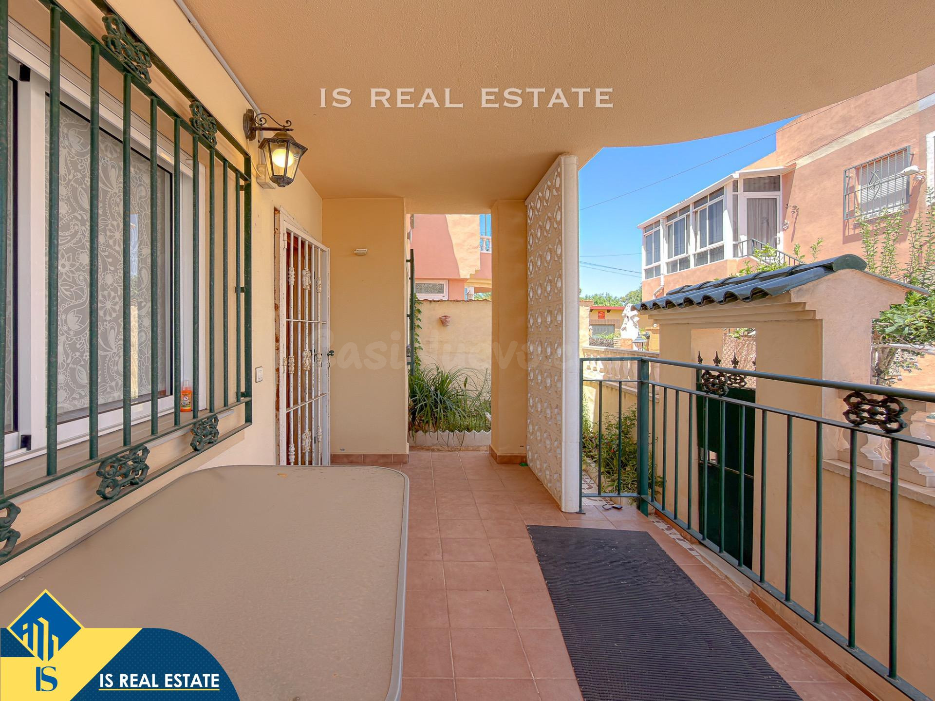 Orihuela Costa! Luminoso Bungalow con amplia terraza en residencial exclusivo con piscina y ubicación privilegiada
