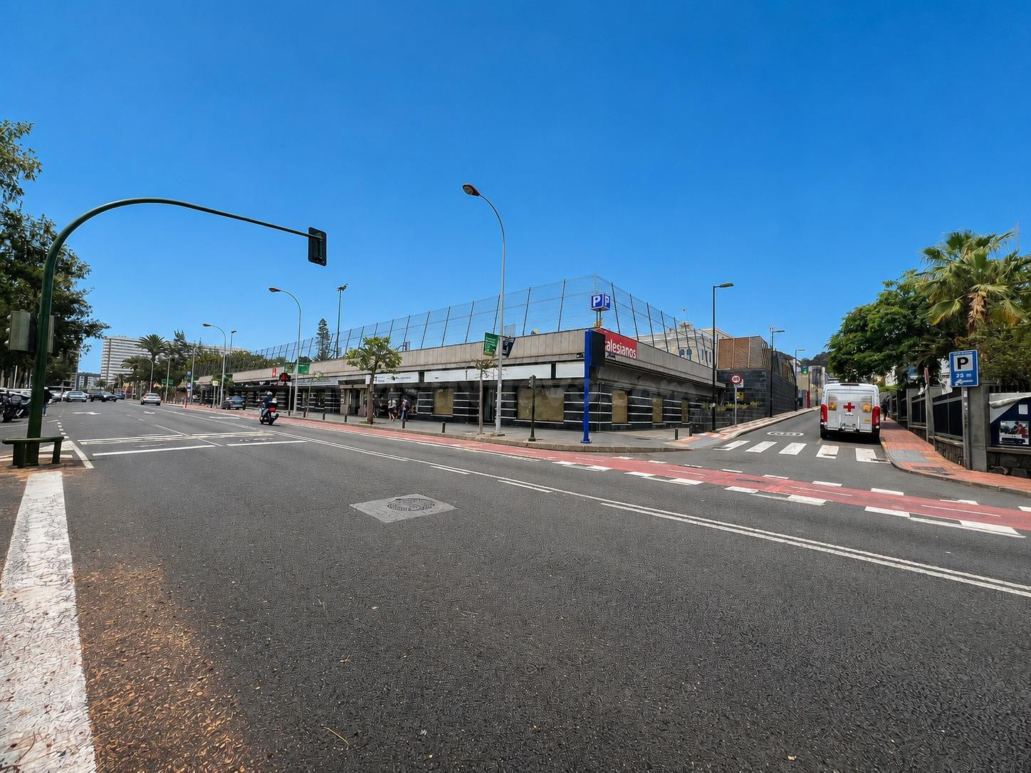 Oficina versátil en Ciudad Jardín: despachos, clínica o sede corporativa en perfecto estado