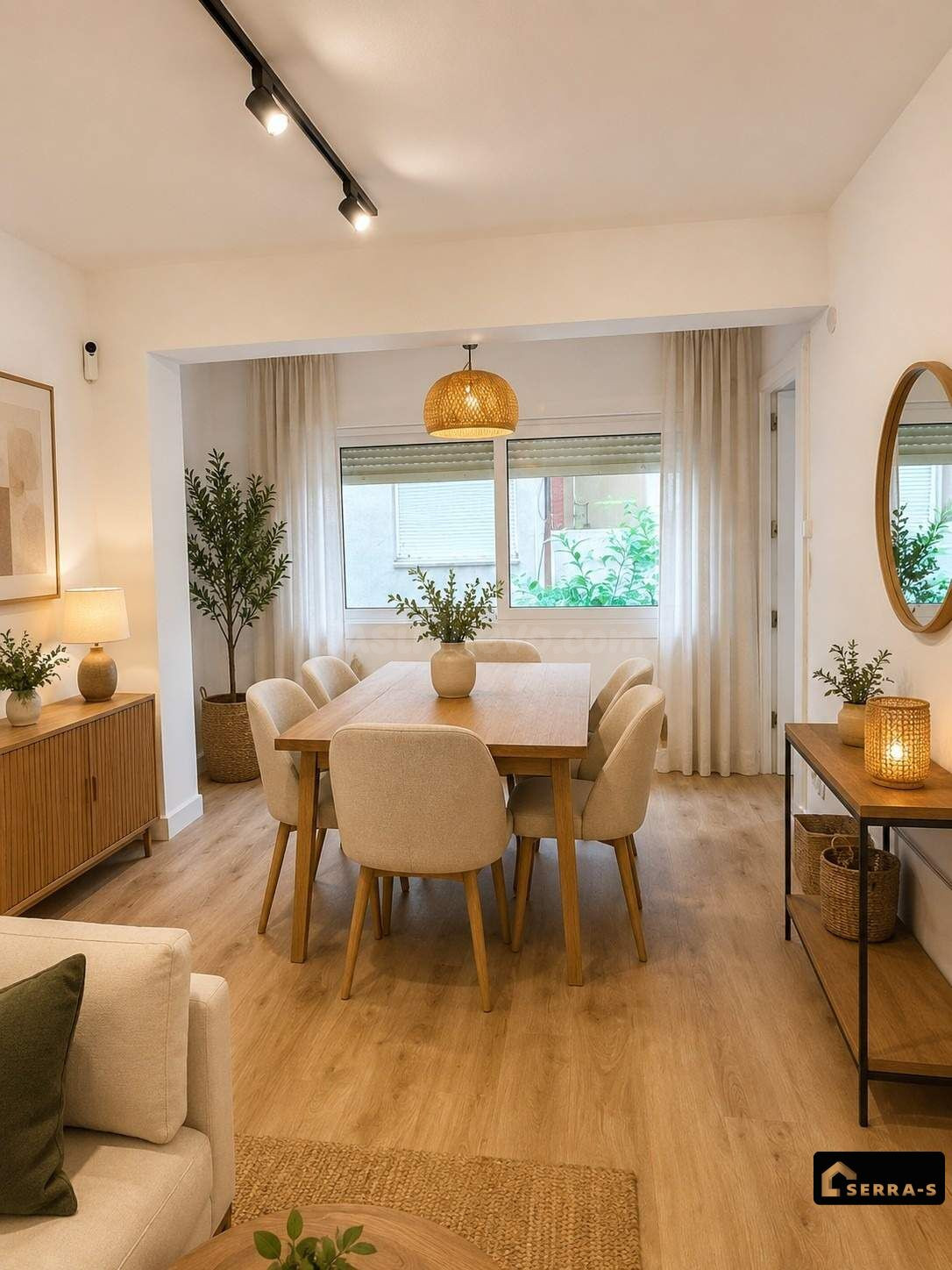 APARTAMENTO REFORMADO CON BALCÓN Y A TAN SOLO 3 MINUTOS ANDANDO DEL MAR EN PINEDA!