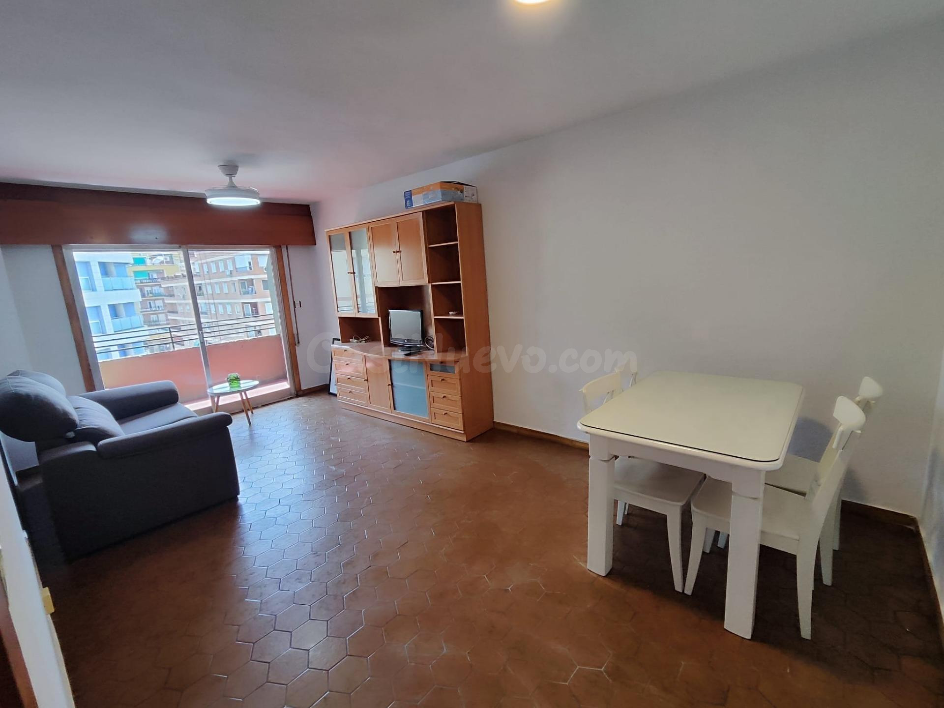 Amplio piso de 1 dormitorio con terraza junto a Hipercor – Arabial, Granada