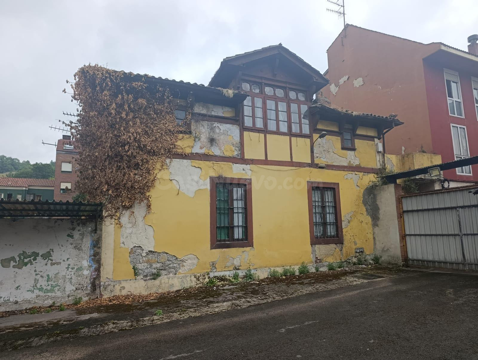 Un edificio con historia esperando su próxima vida: una oportunidad única en Trubia