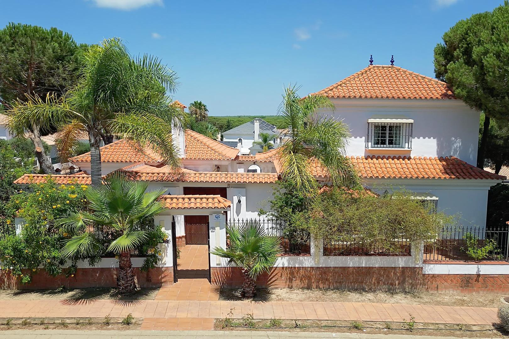 Villa en Nuevo Portil, Elegancia, Golf, Náutica, Mar y Privacidad