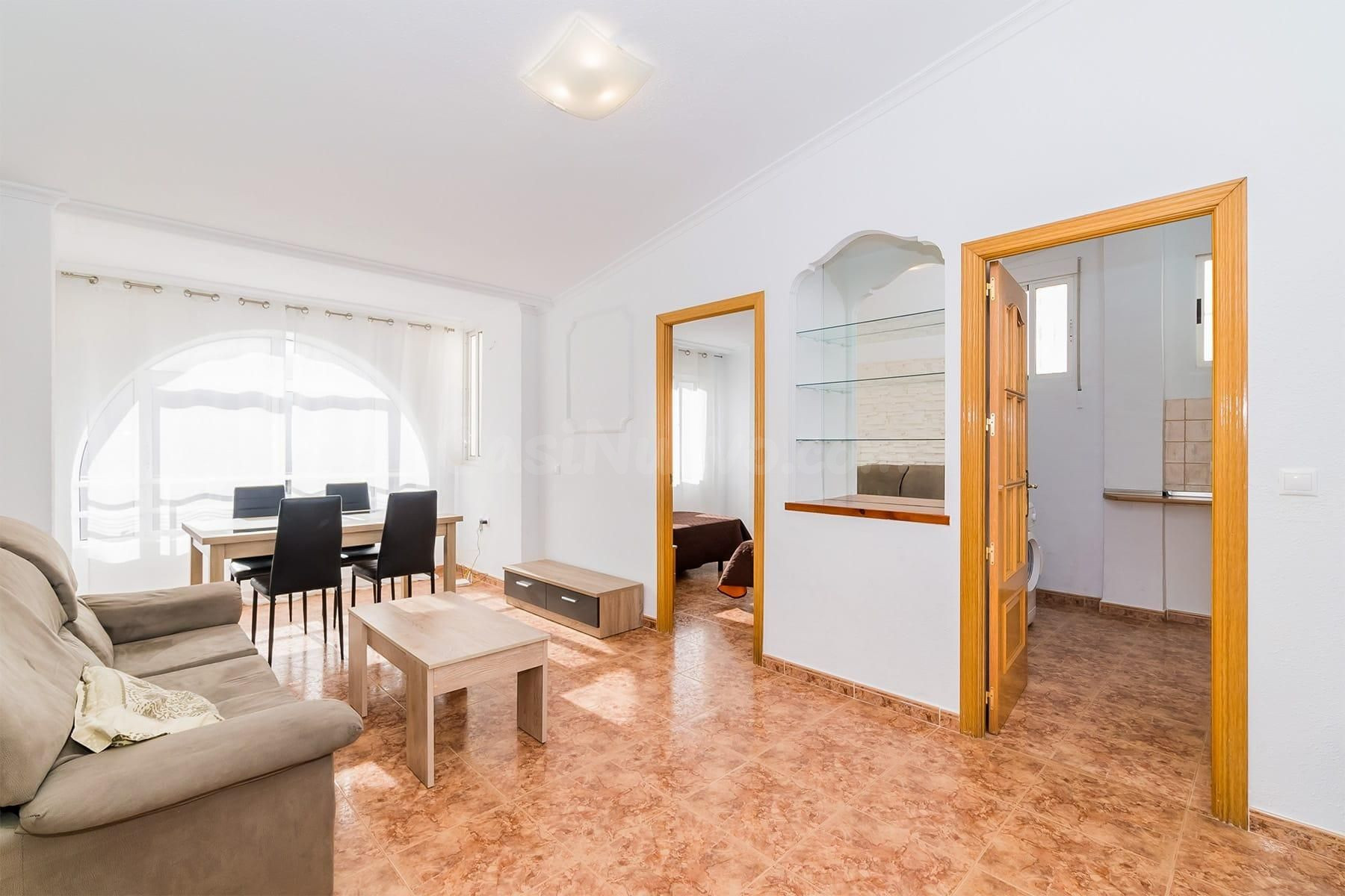 Apartamento Reformado con Piscina y Terraza Soleada | A 600 m de la Playa de Habaneras, Torrevieja