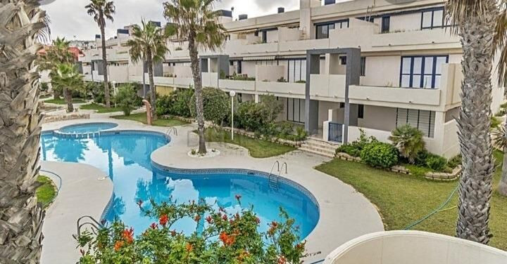 Primera línea, Piscina, parking en La Mata! Torrevieja
