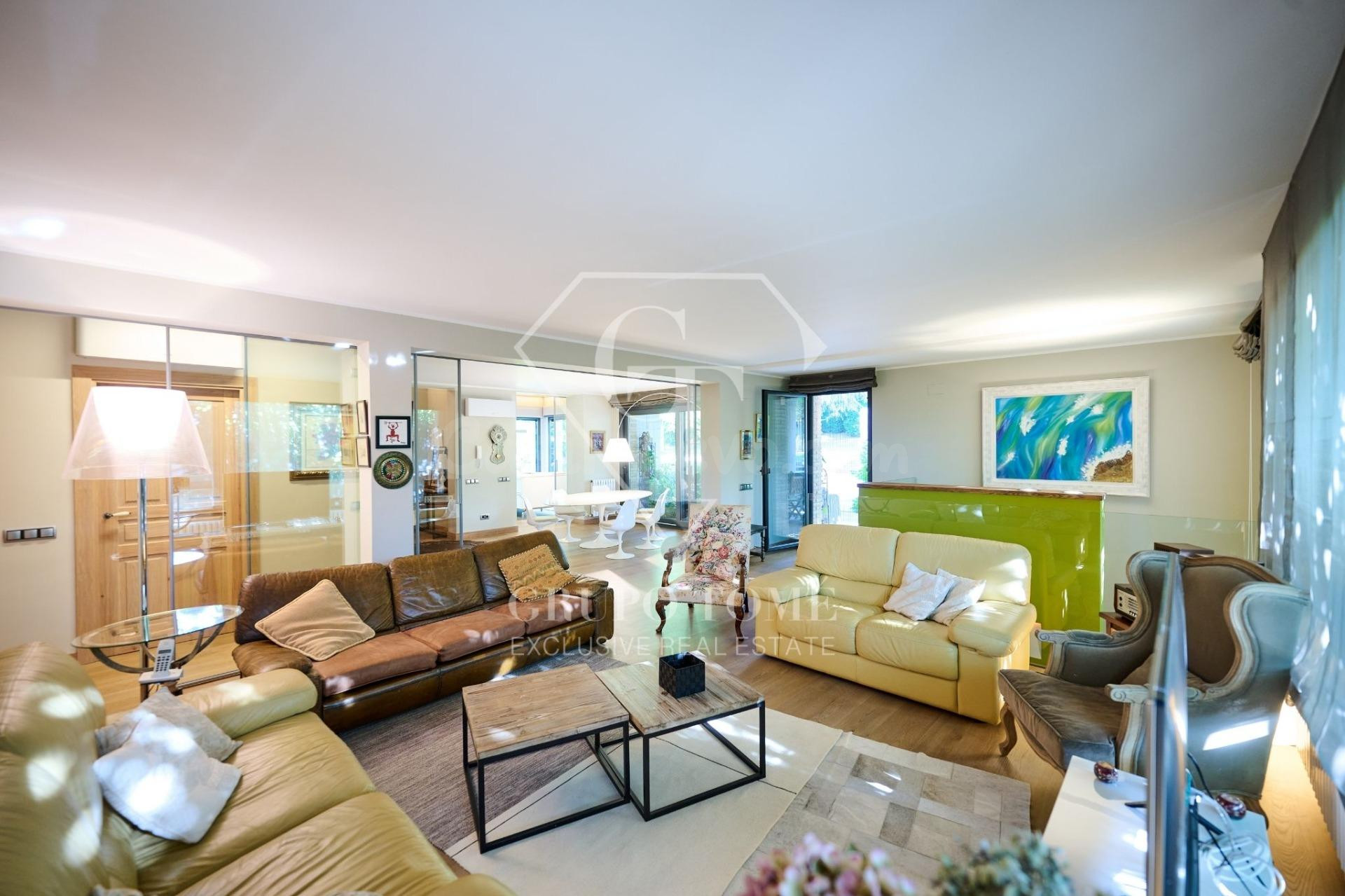 Espectacular villa en Iratxe con 2.150m2 de parcela y piscina cubierta - foto 5