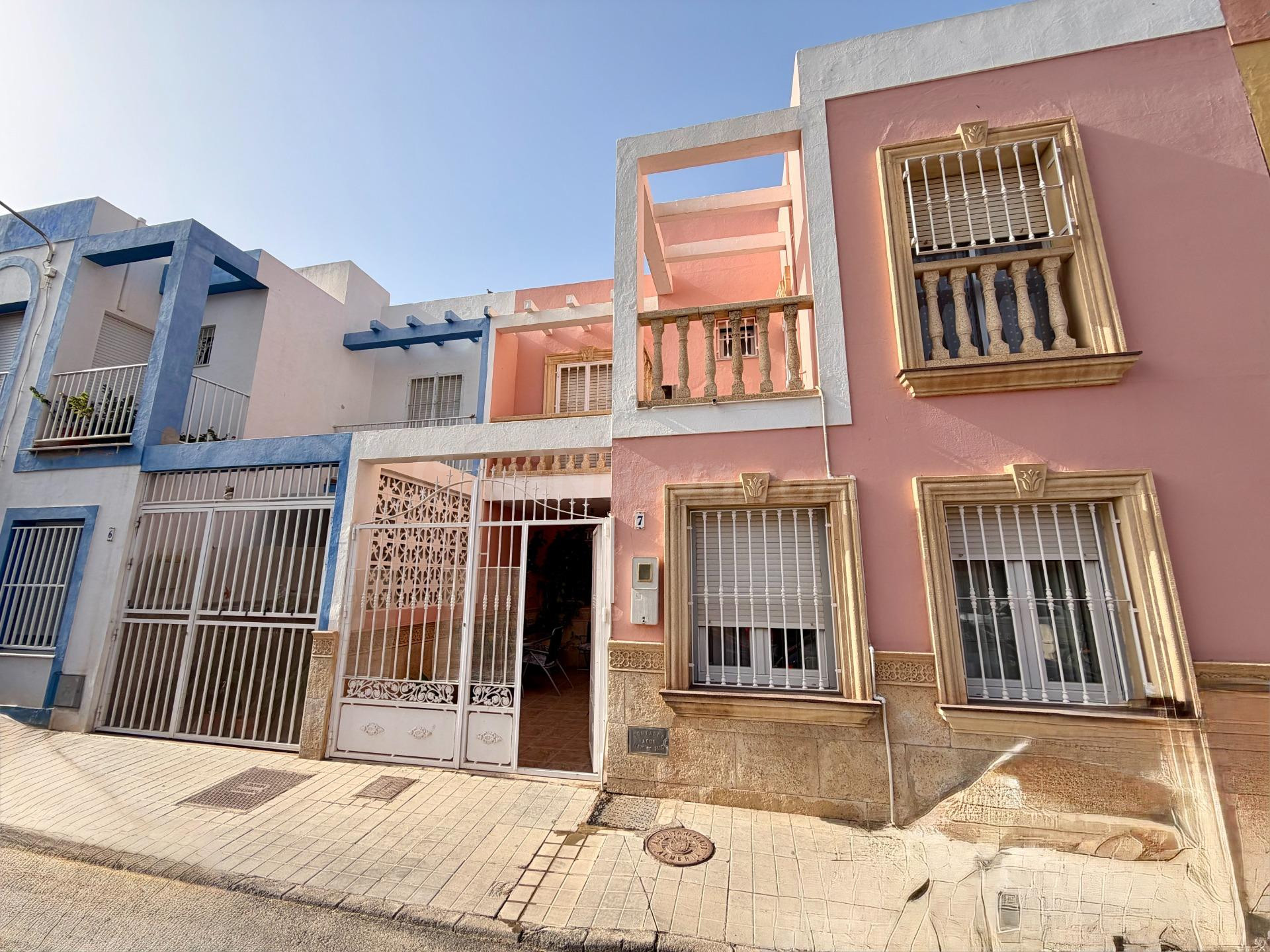 Magnífico dúplex de 4 dormitorios con patio privado y orientación sur en zona de los molinos