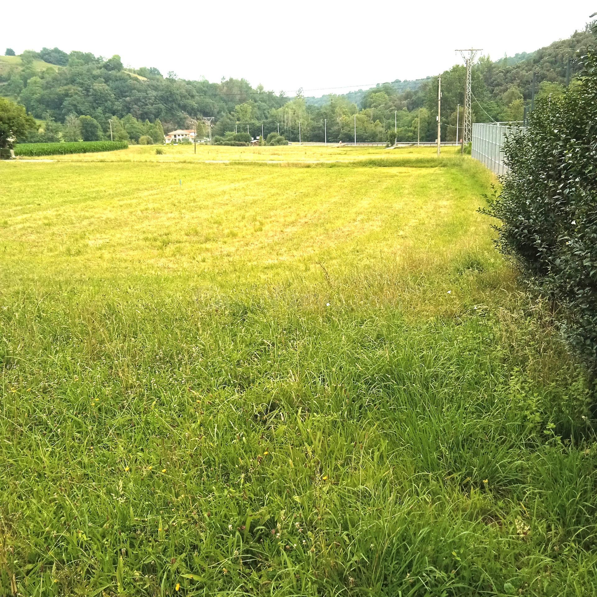 OPORTUNIDAD ÚNICA: PARCELA URBANA DE 1.347 m2 EN CADES (HERR - foto 2