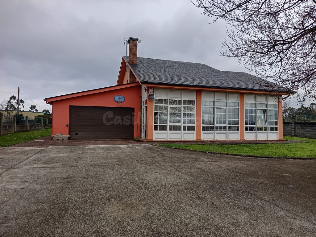 Casa-Chalet en Venta en Culleredo La Coruña