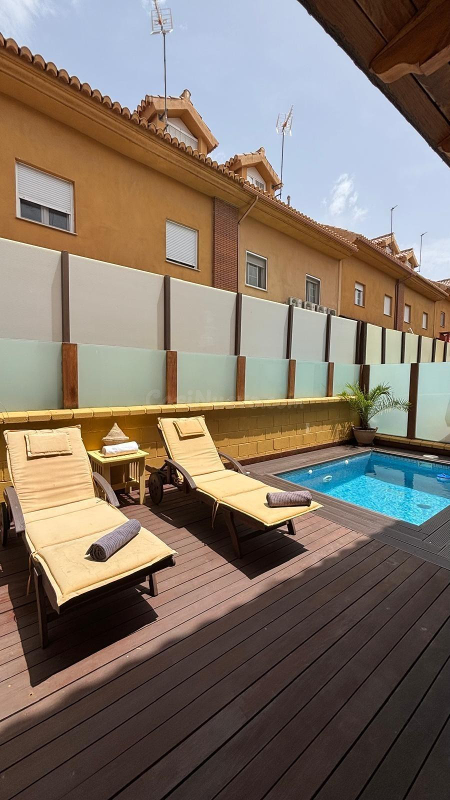 Espectacular vivienda con piscina, buhardilla, bodega y garaje doble en Ogíjares