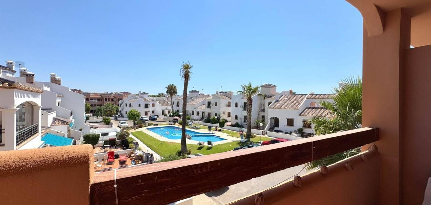Apartamento junto al campo de golf en Villamartín, Orihuela Costa