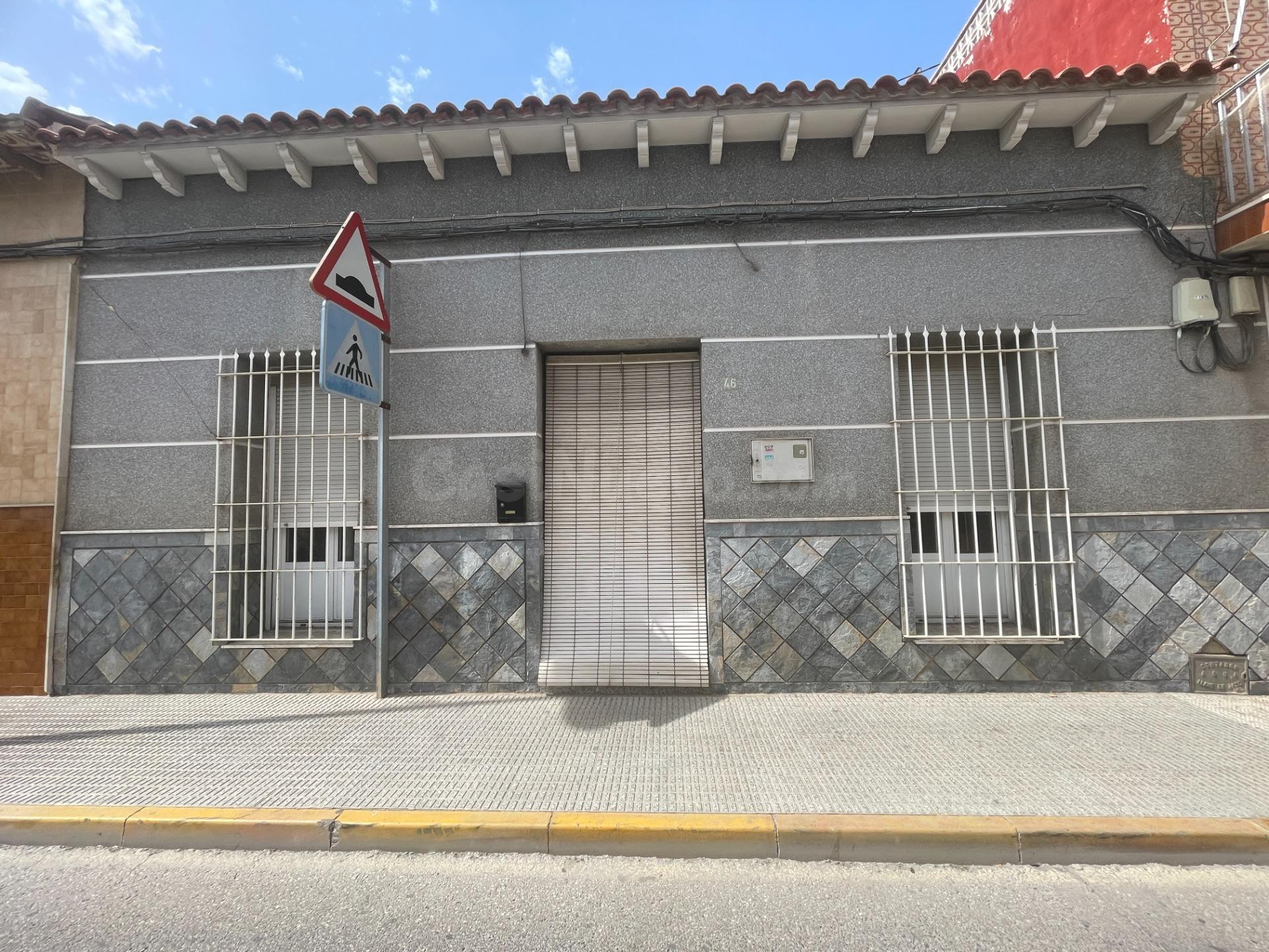 Vivienda para reformar con gran parcela en Rojales