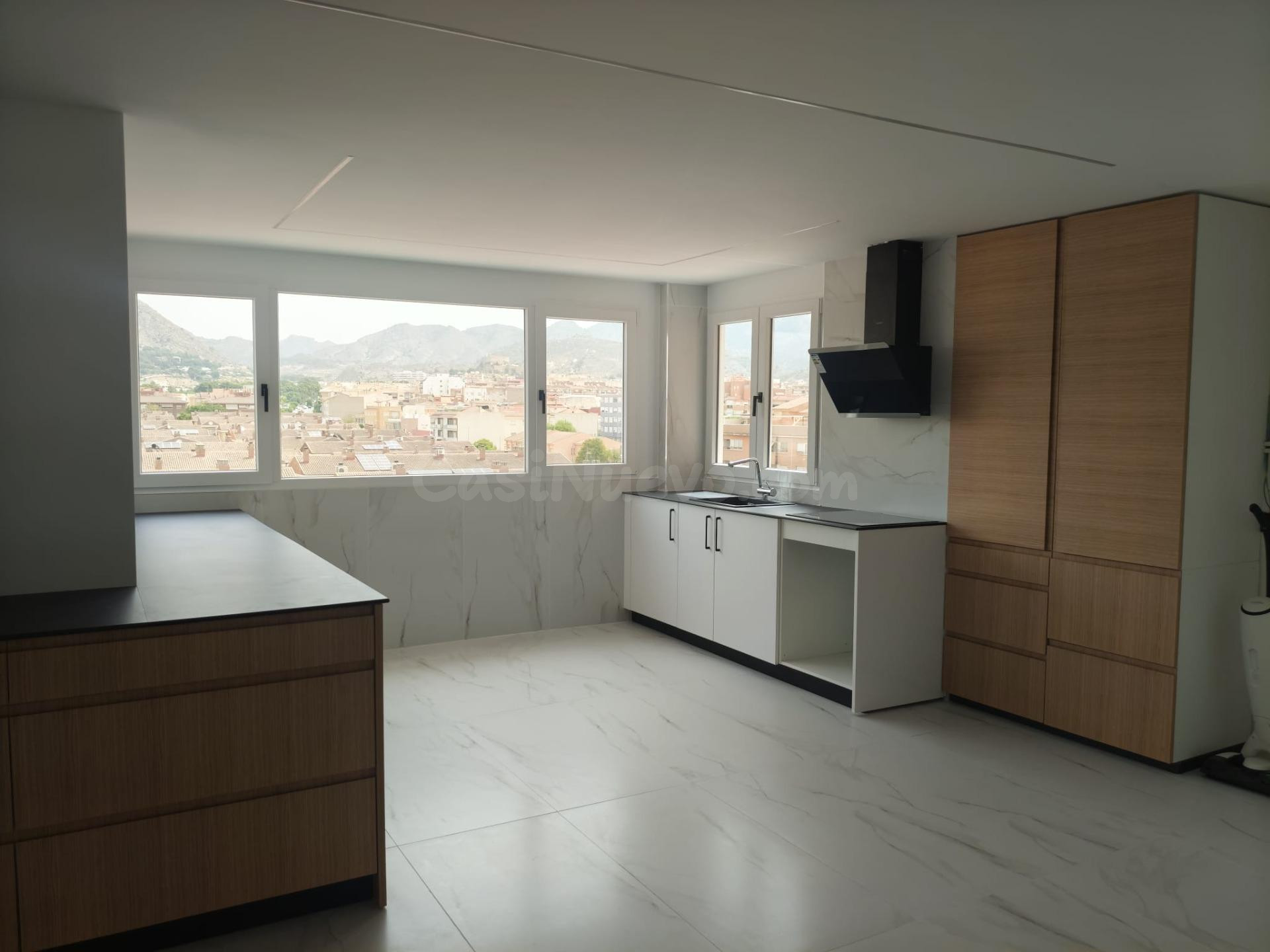 PISO EN PETRER COMPLETAMENTE REFORMADO CON GARAJE Y BALCÓN AMPLIO