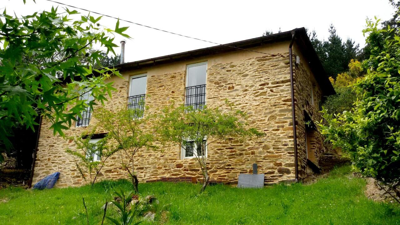 Casa de piedra rehabilitada con encanto y vistas panorámicas en Vegadeo (Asturias)