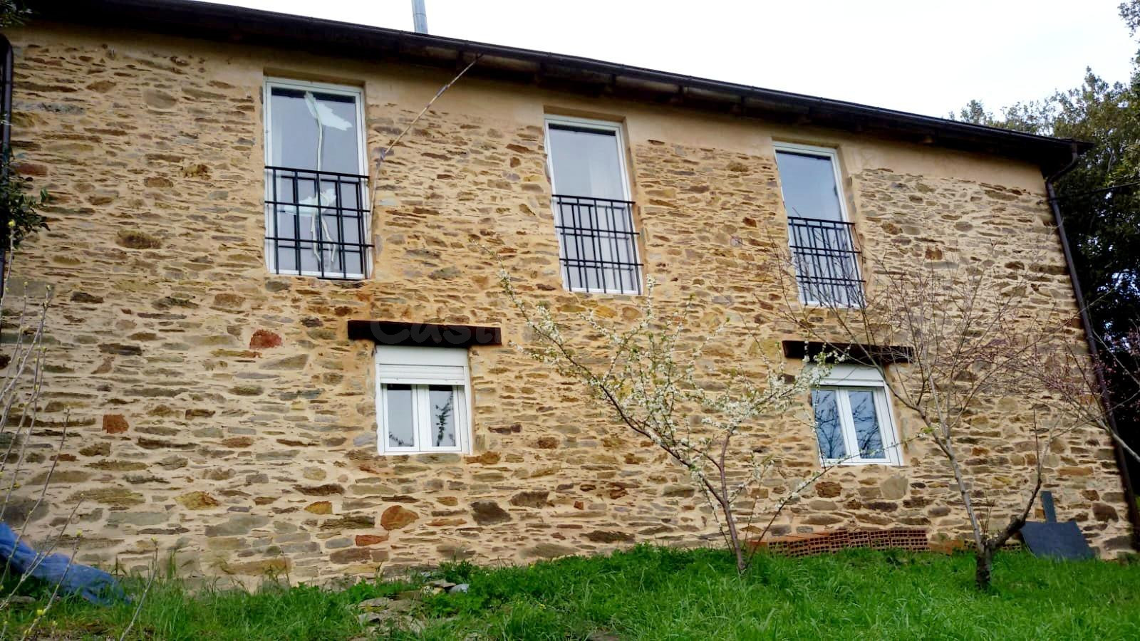 Casa de piedra rehabilitada con encanto y vistas panorámicas - foto 3