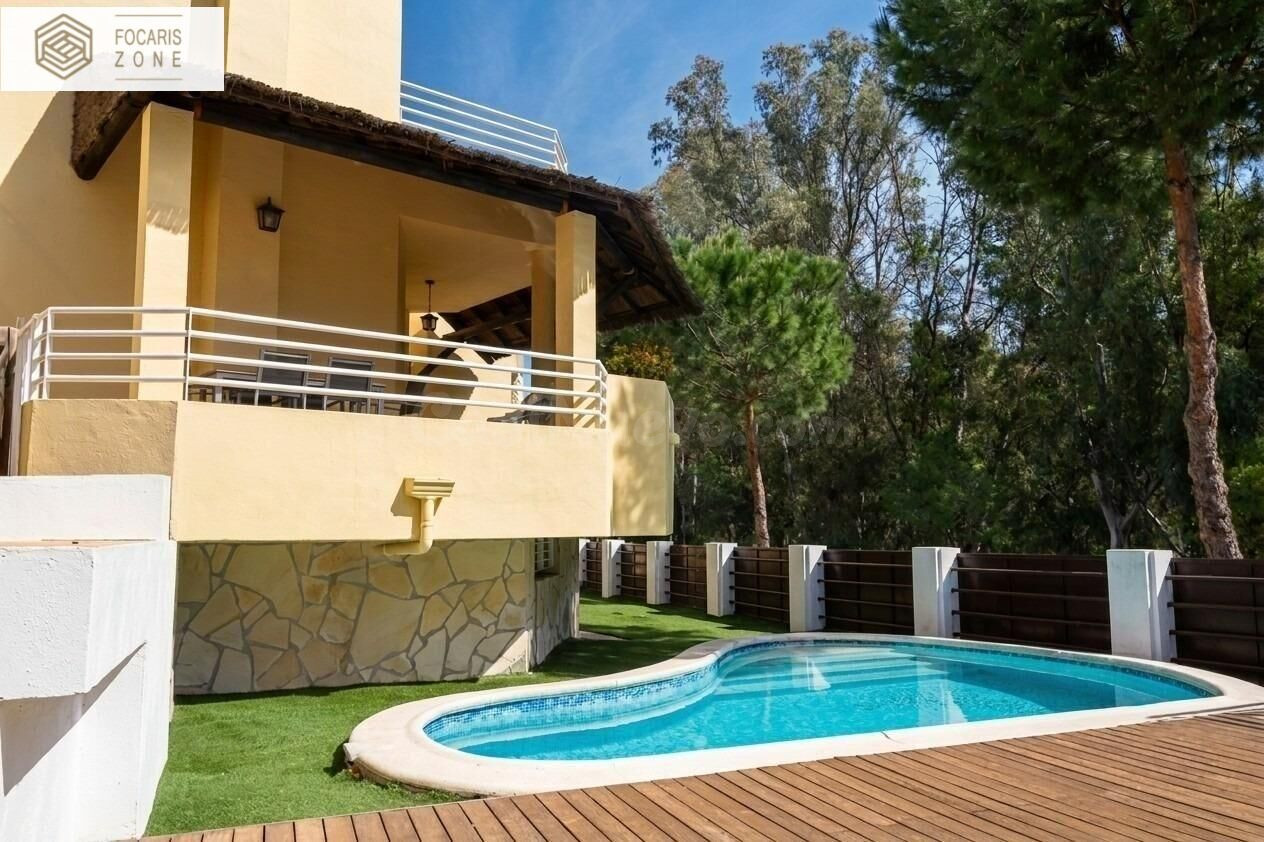 IMPRESIONANTE CHALET EN EL PINAR