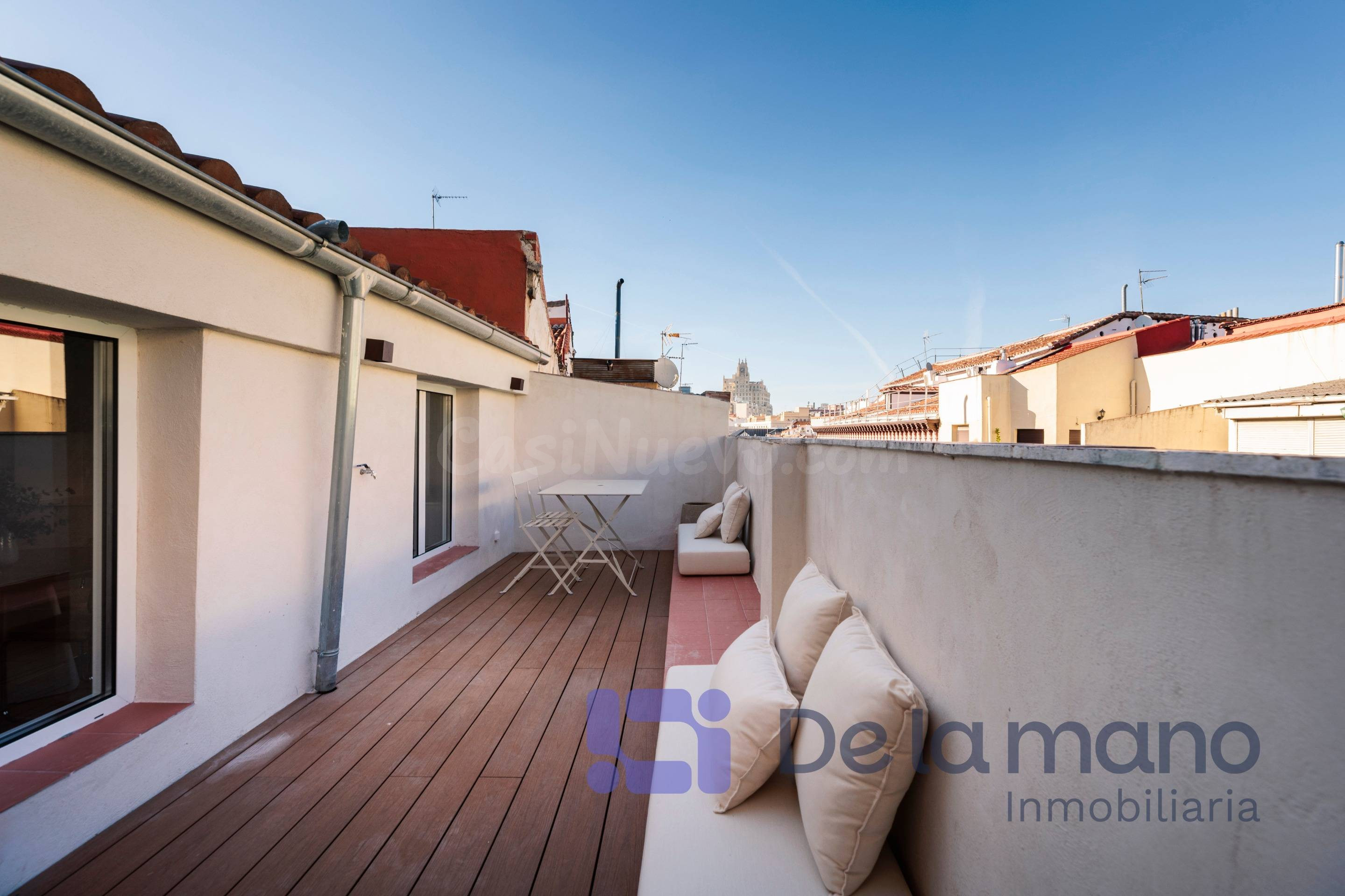 ÁTICO EXCLUSIVO CON TERRAZA Y RECIÉN REFORMADO EN EL CORAZÓN DE MADRID