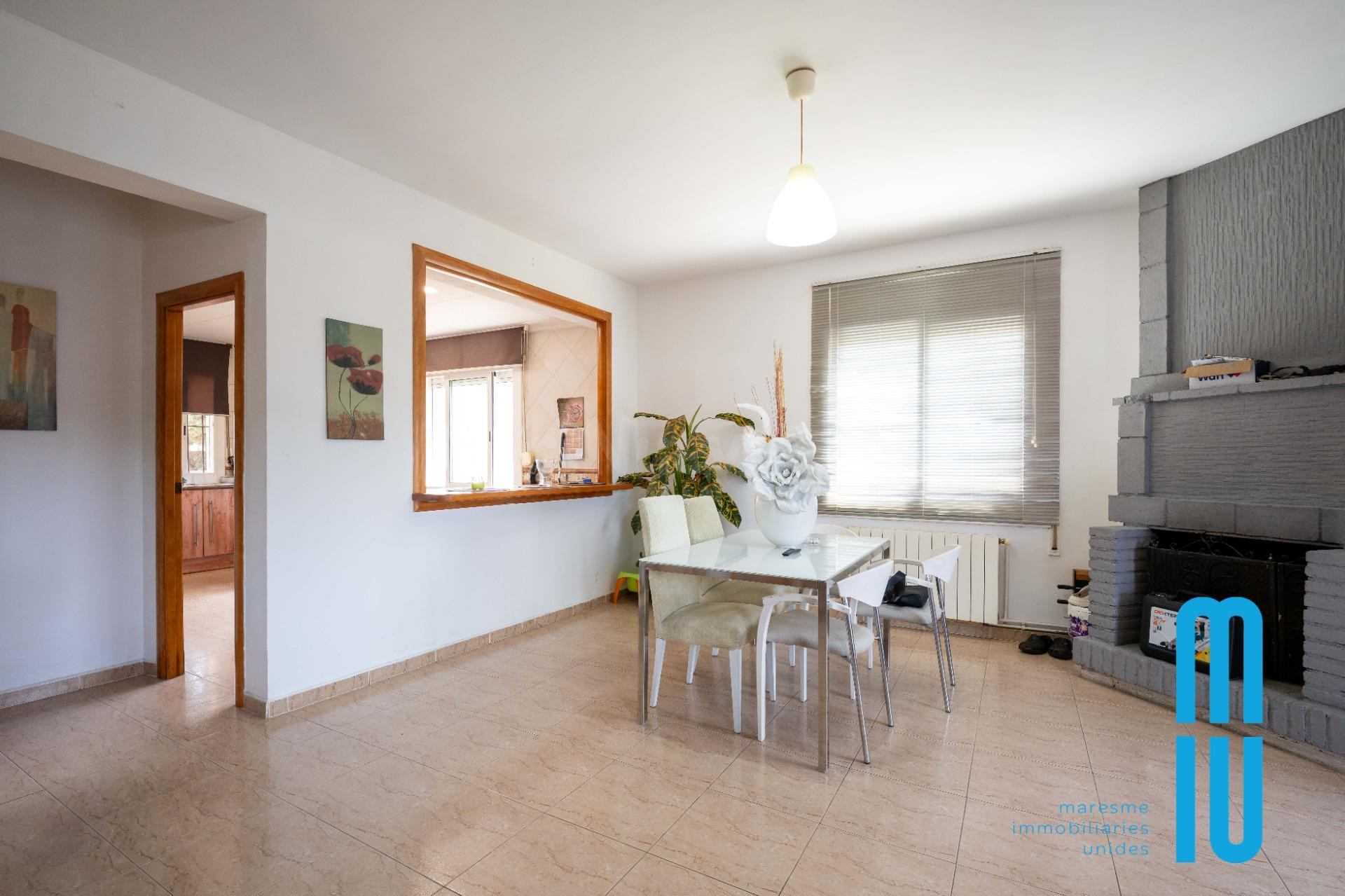 ¡Gran oportunidad en Fogars de la Selva! Finca de 456 m2 ideal para dos familias