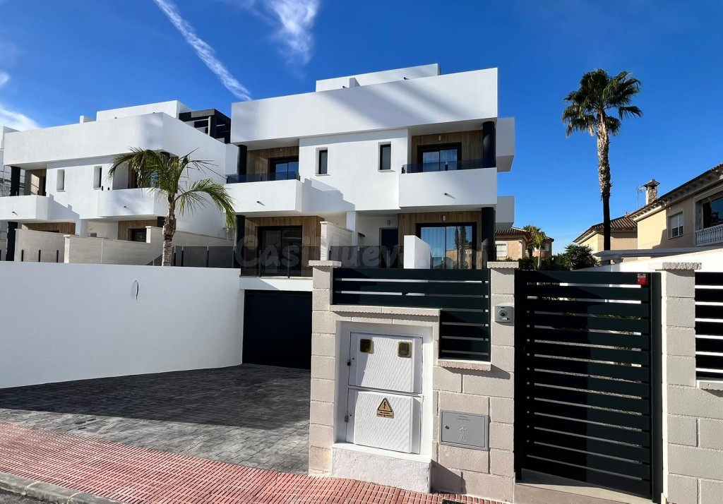Adosada en Venta en Benferri Alicante