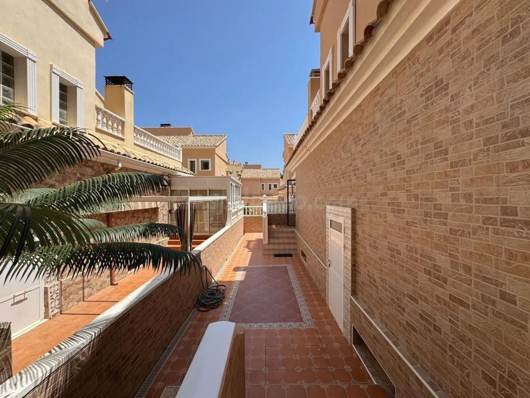 Casa 3 habitaciones 91m² en venta - Urbanizaciones