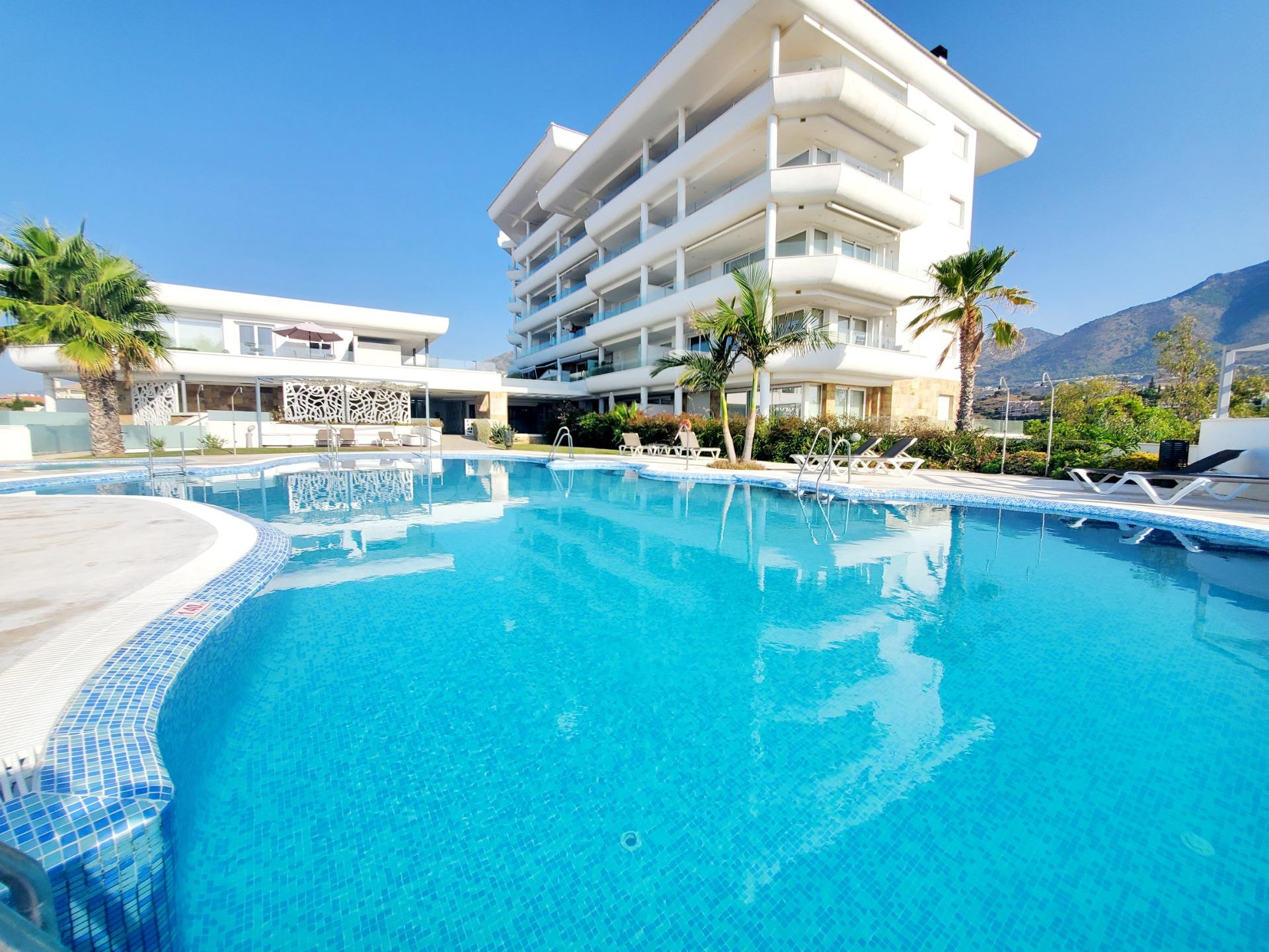 Exclusivo apartamento de 2 dormitorios en Torreblanca, Fuengirola