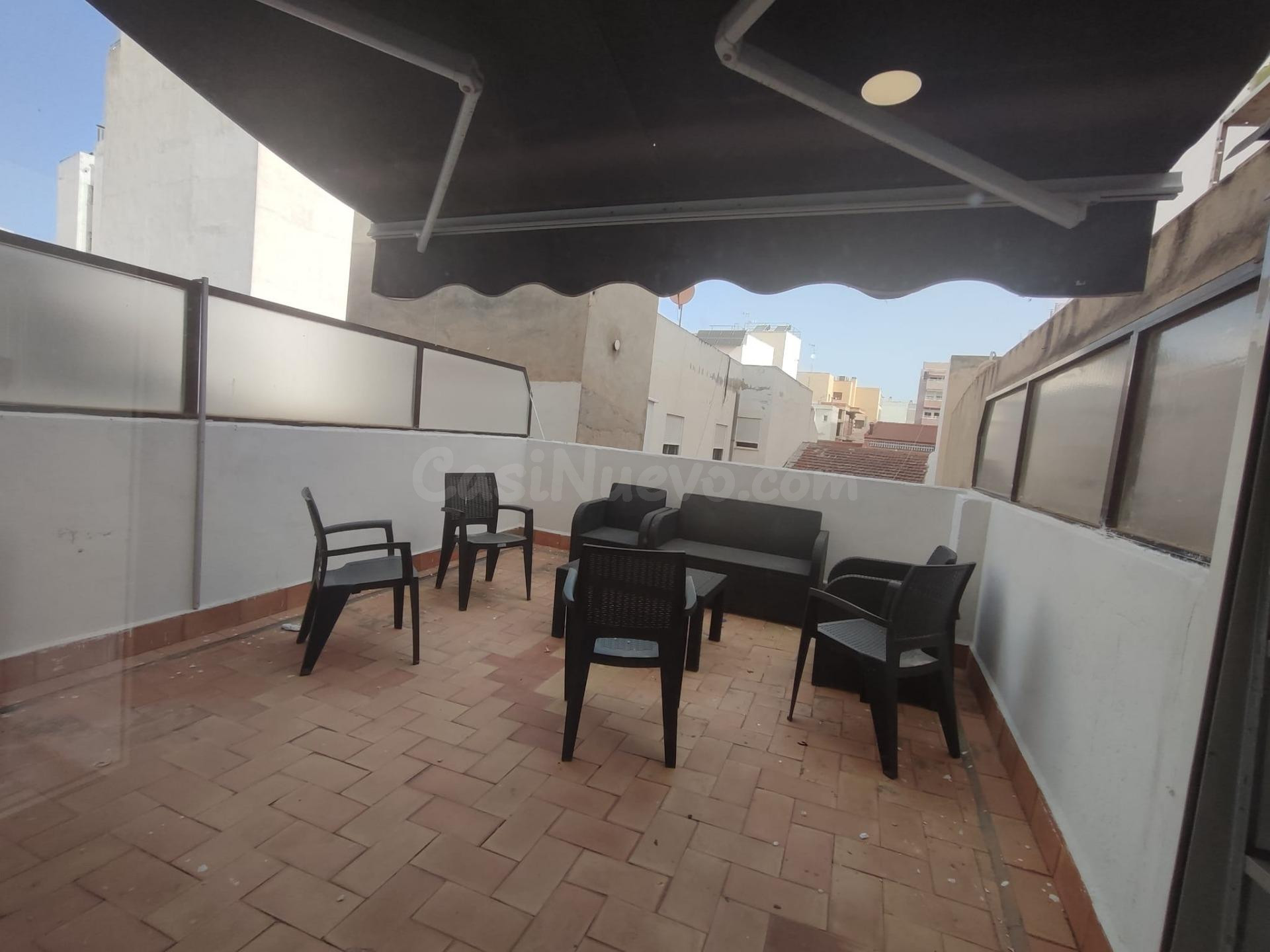 Estudio con terraza en alquiler de temporada en Torrevieja