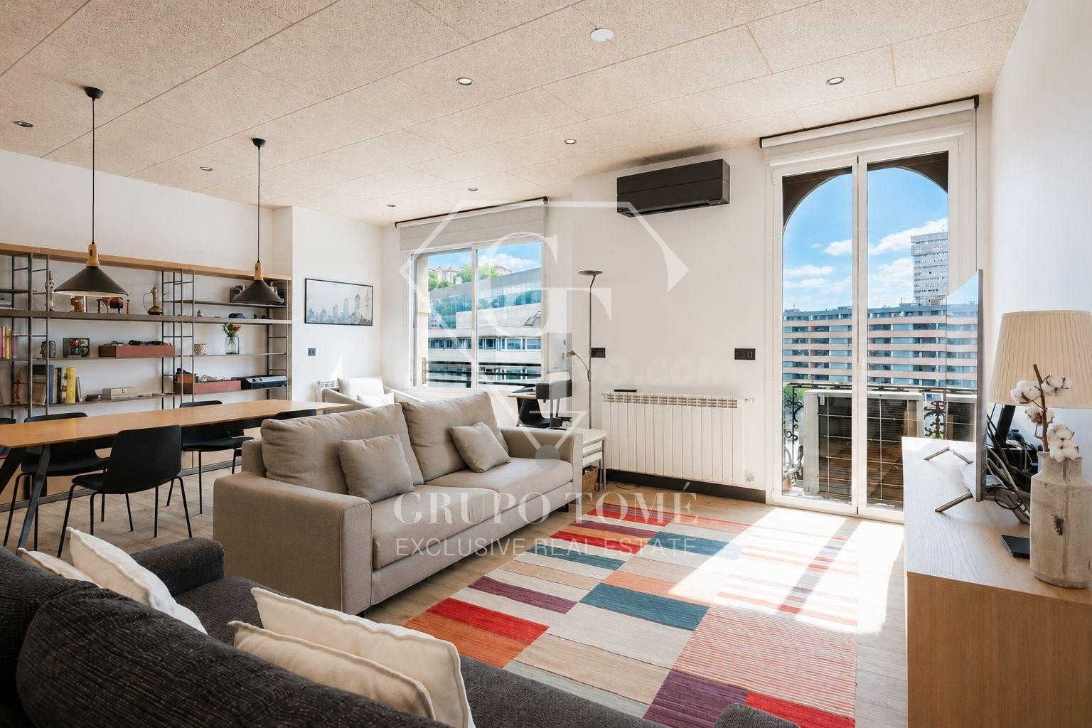 Exclusiva vivienda de 160 m2 con amplios espacios y excelente distribución - foto 2