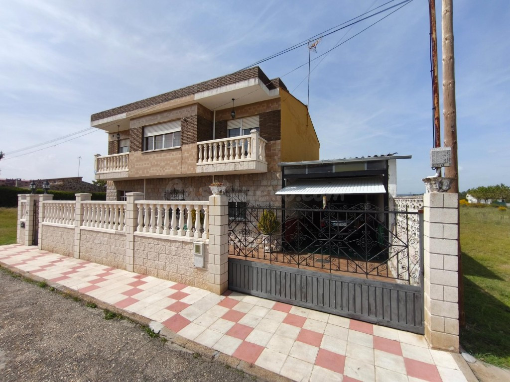 Casa unifamiliar en San Andrés del Rabanedo - foto 2