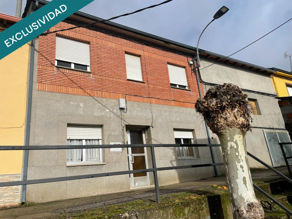 Casa en Sorbeda  con parcela privada