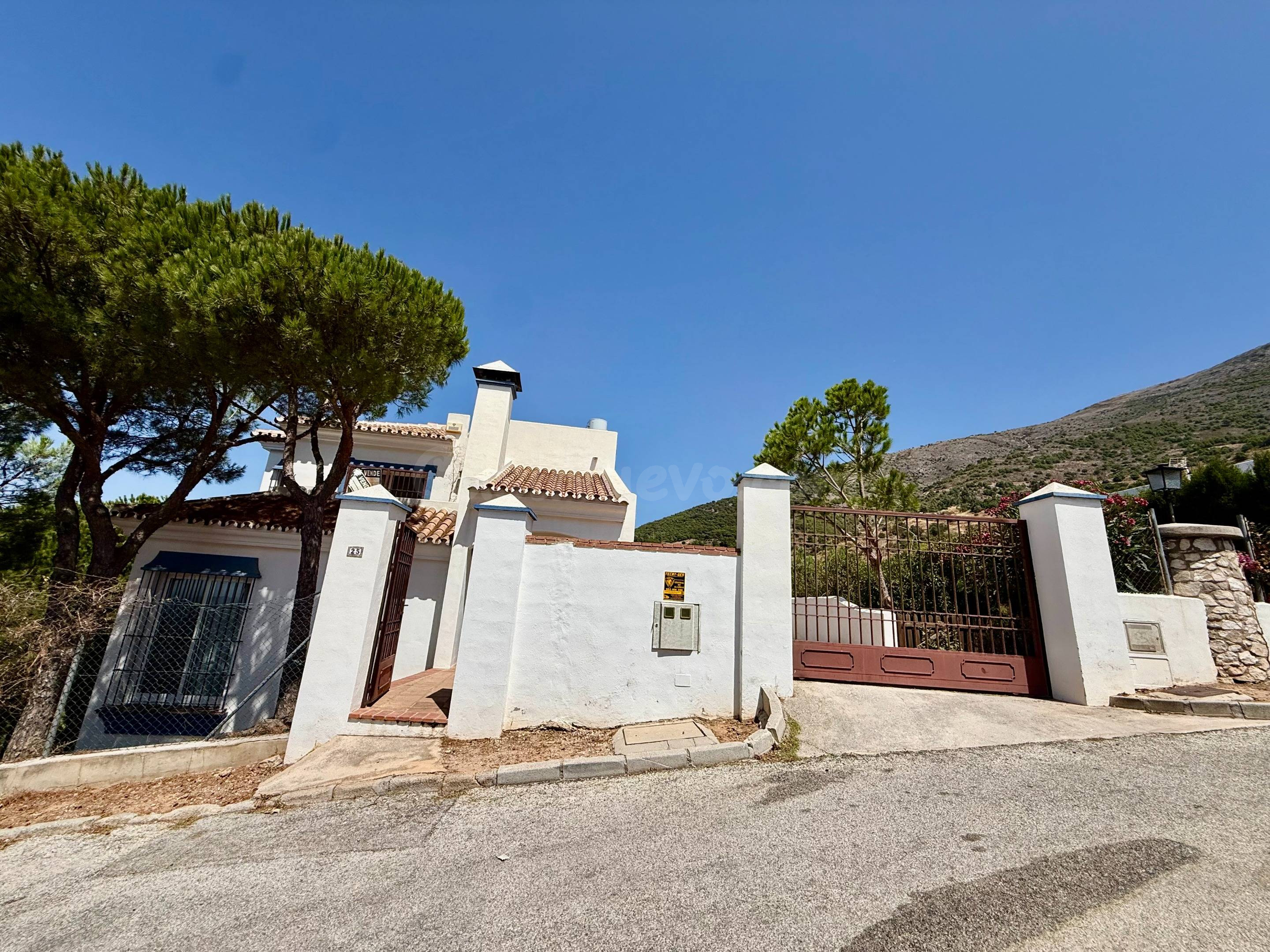 Exclusiva villa independiente con impresionantes vistas panorámicas al mar y la montaña en Mijas
