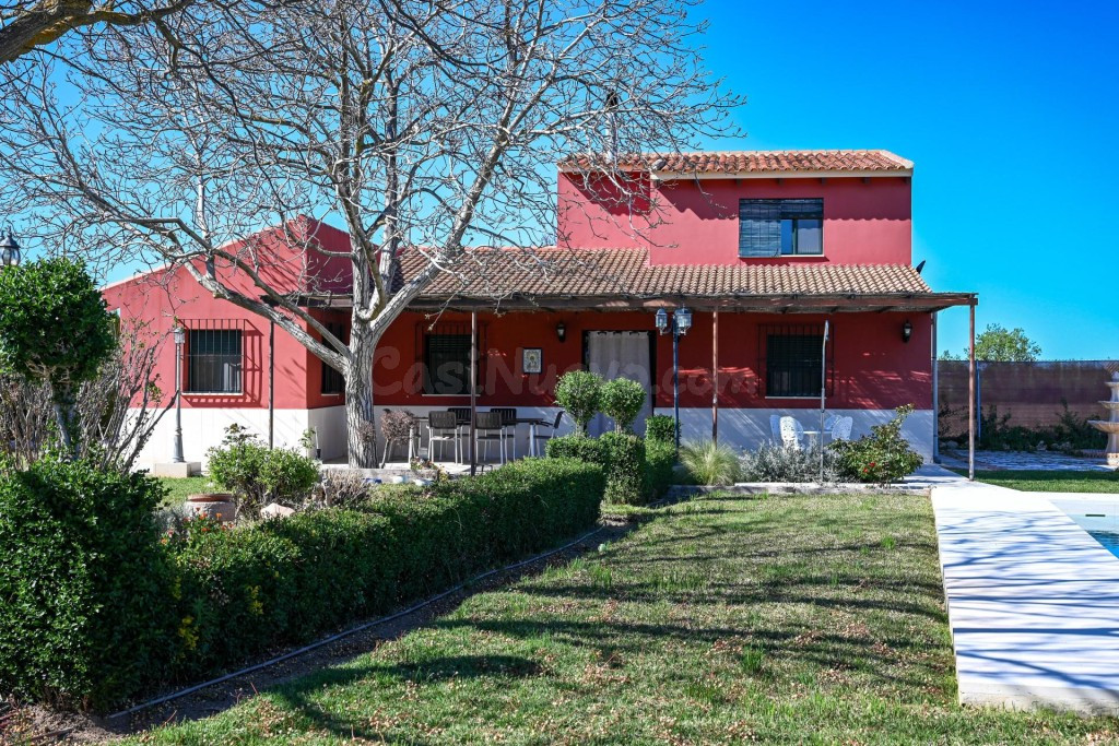 Exclusiva casa de campo URBANA en la Vega de Antequera - foto 3