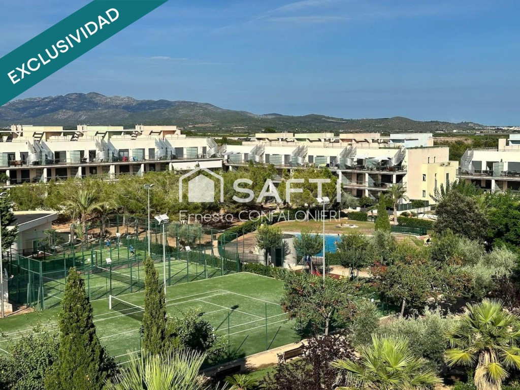 Exclusivo ático dúplex con solárium en Panorámica Golf Resort – San Jorge (Castellón)
