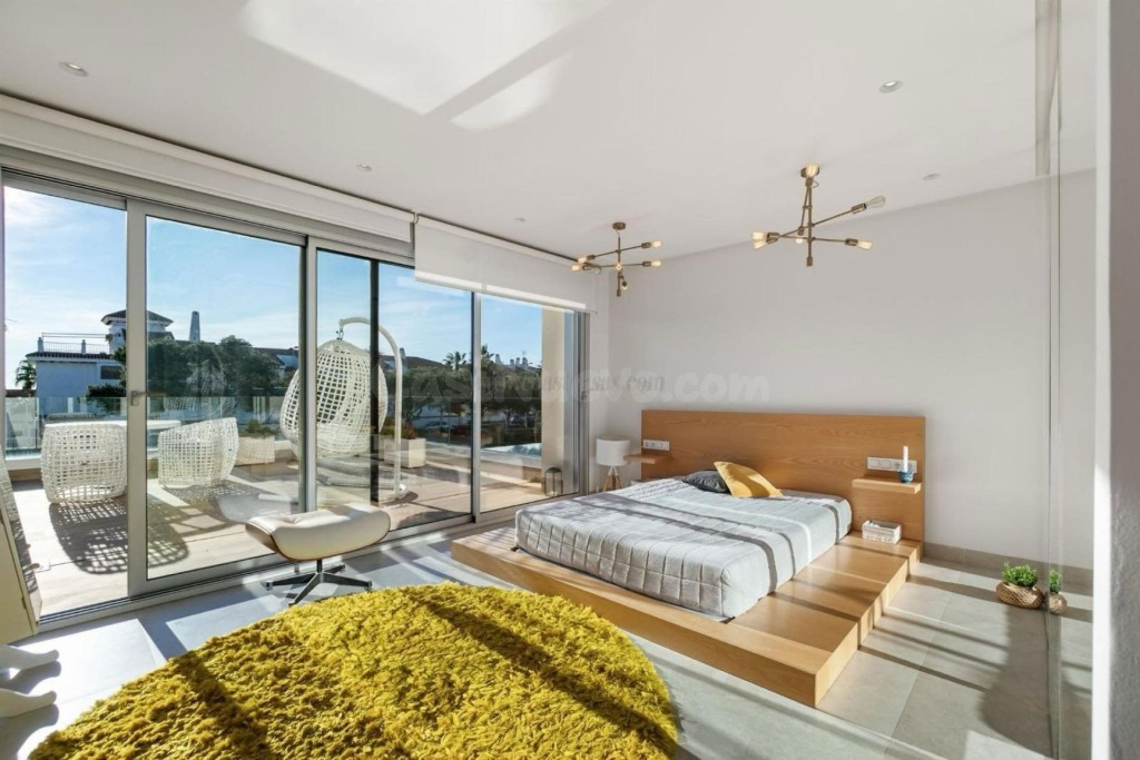 VILLA EXCLUSIVA DE DISEÑO EN CAMPOAMOR.