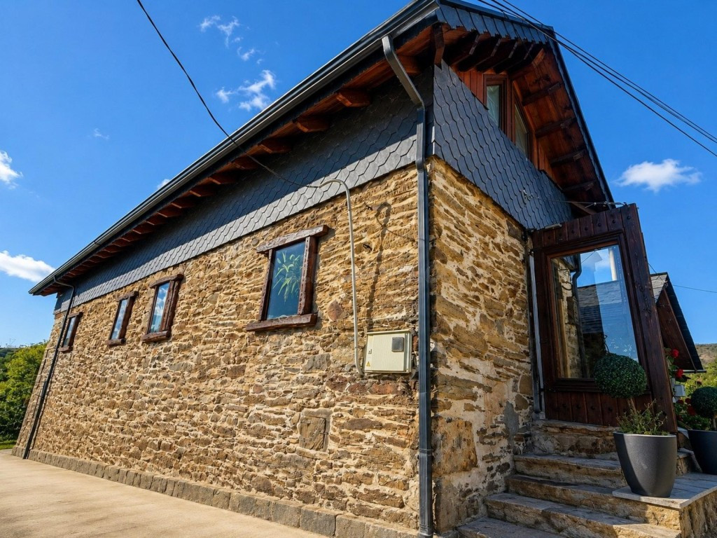 ESPECTACULAR CASA ADOSADA EN VENTA - foto 3