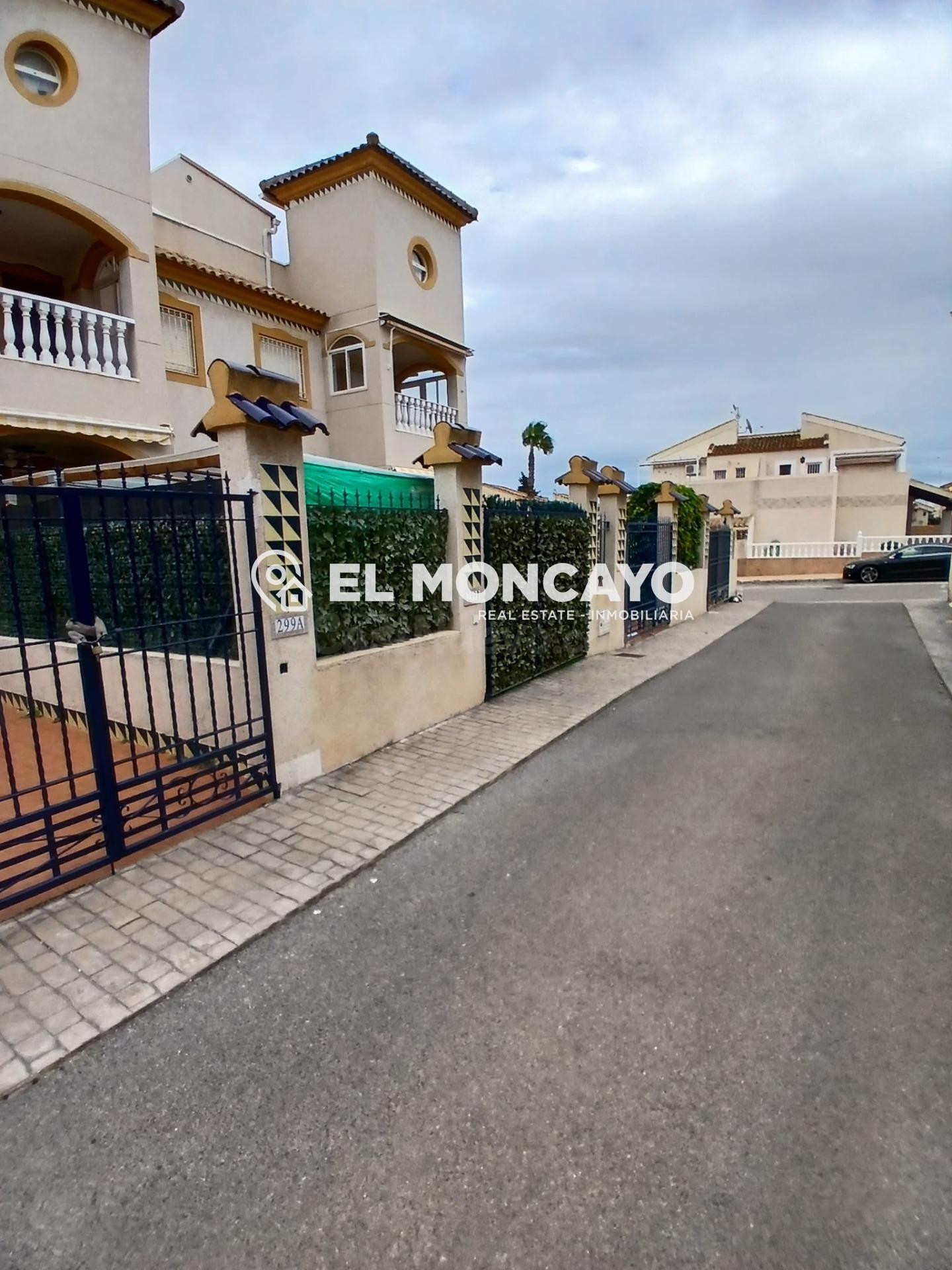 Fantástico bungalow planta baja con jardín en Urbanización El edén en Guardamar del Segura, Alicante, Costa Blanca