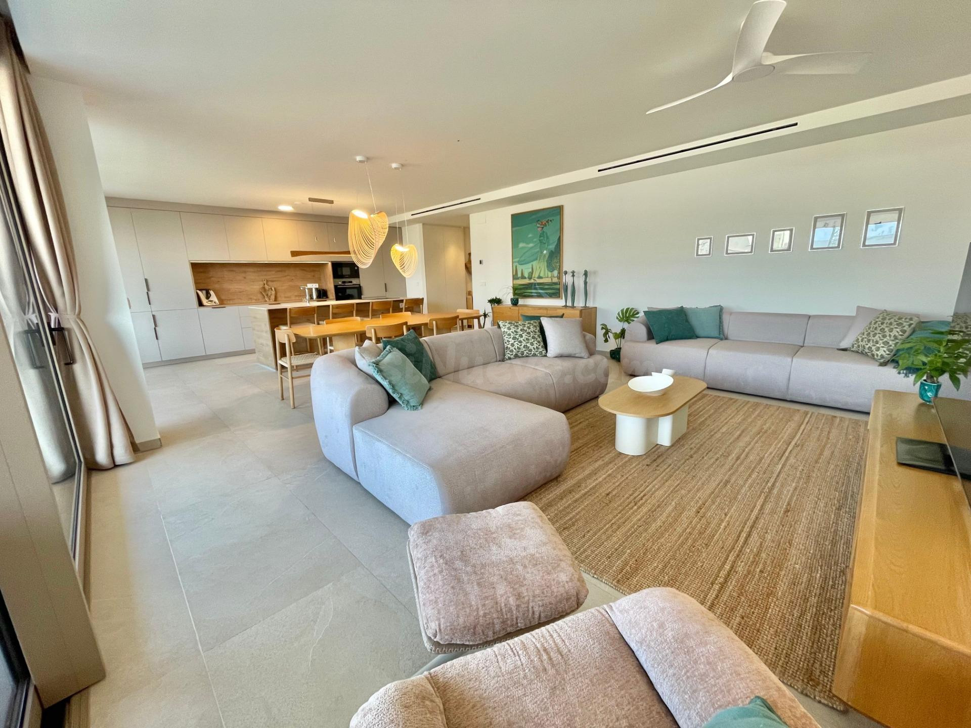 Exclusiva Vivienda a Estrenar en Cala Adelaida – Santa Pola