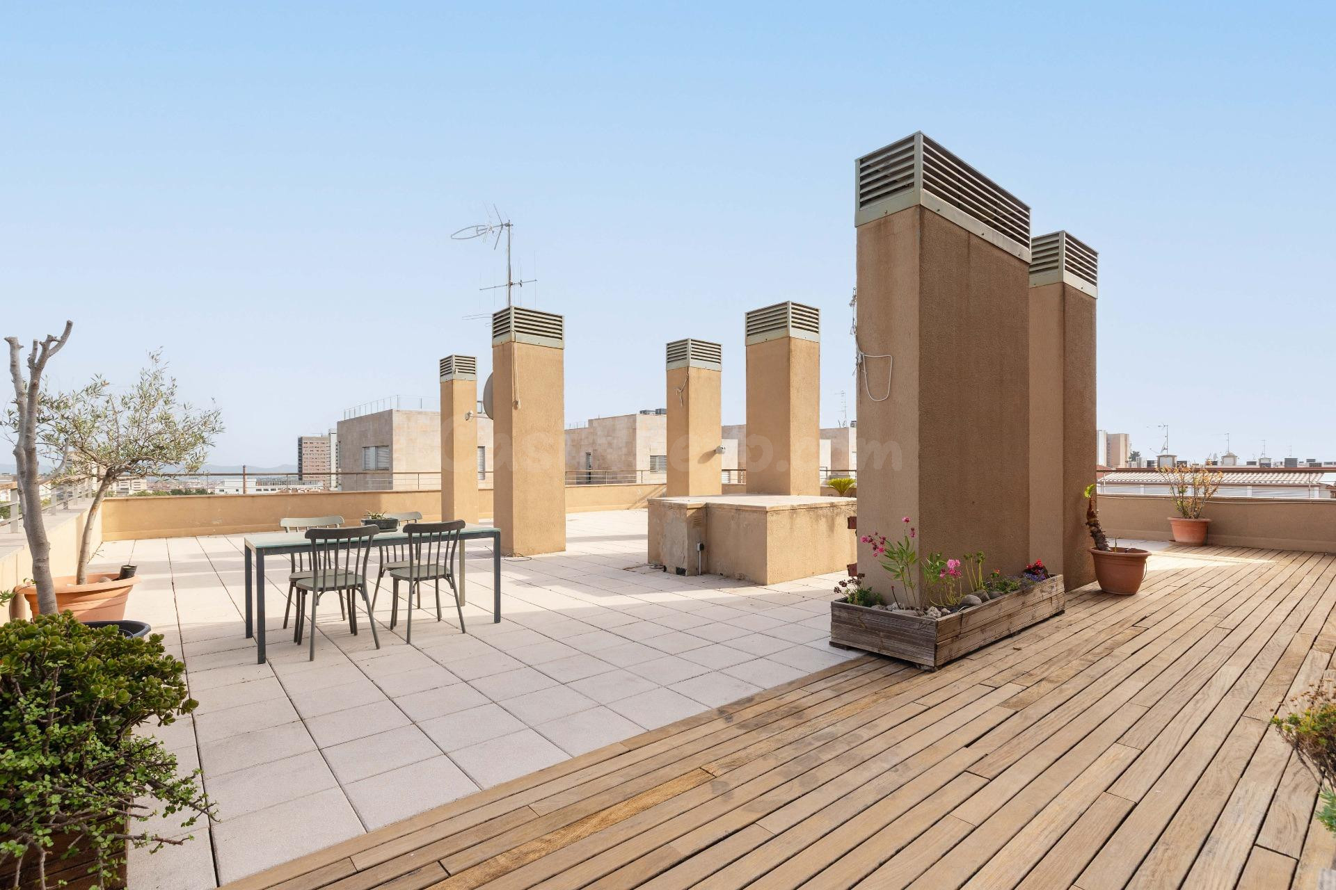 190 M2 DE TERRASSA