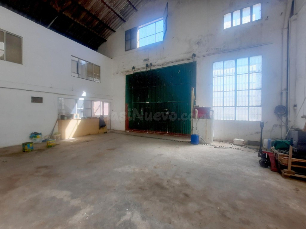 Gran nave industrial en el Área Empresarial Raco de L´horta