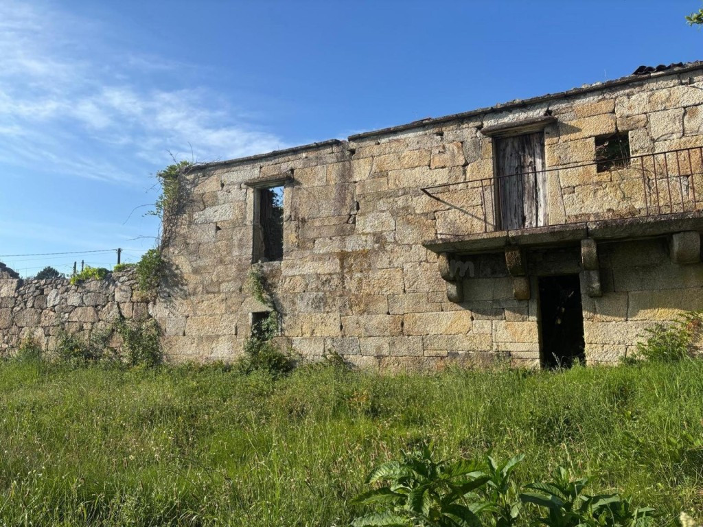 SE VENDE CASA AREFORMAR EN MEDER - SALVATERRA DE MIÑO - PONT