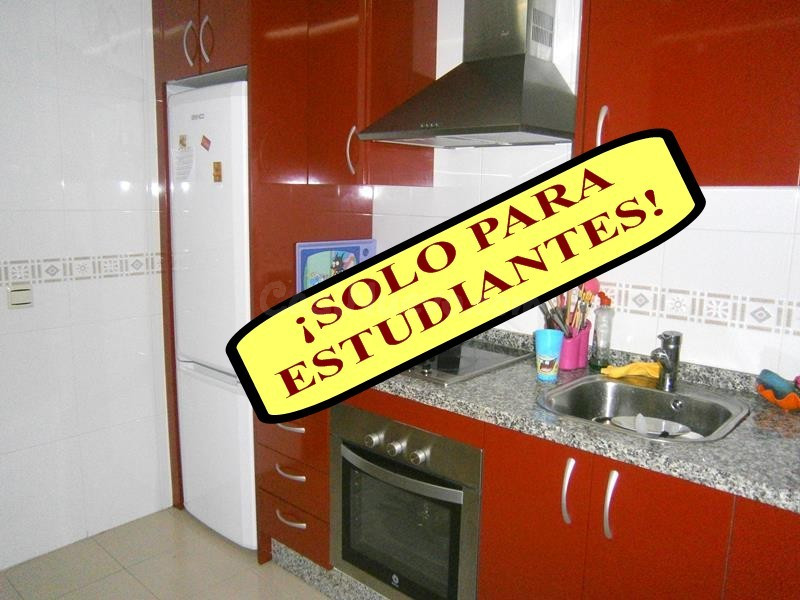 ESTUDIANTES: ESTUPENDO PISO  EN EL CENTRO DE TEATINOS 3D+2B.