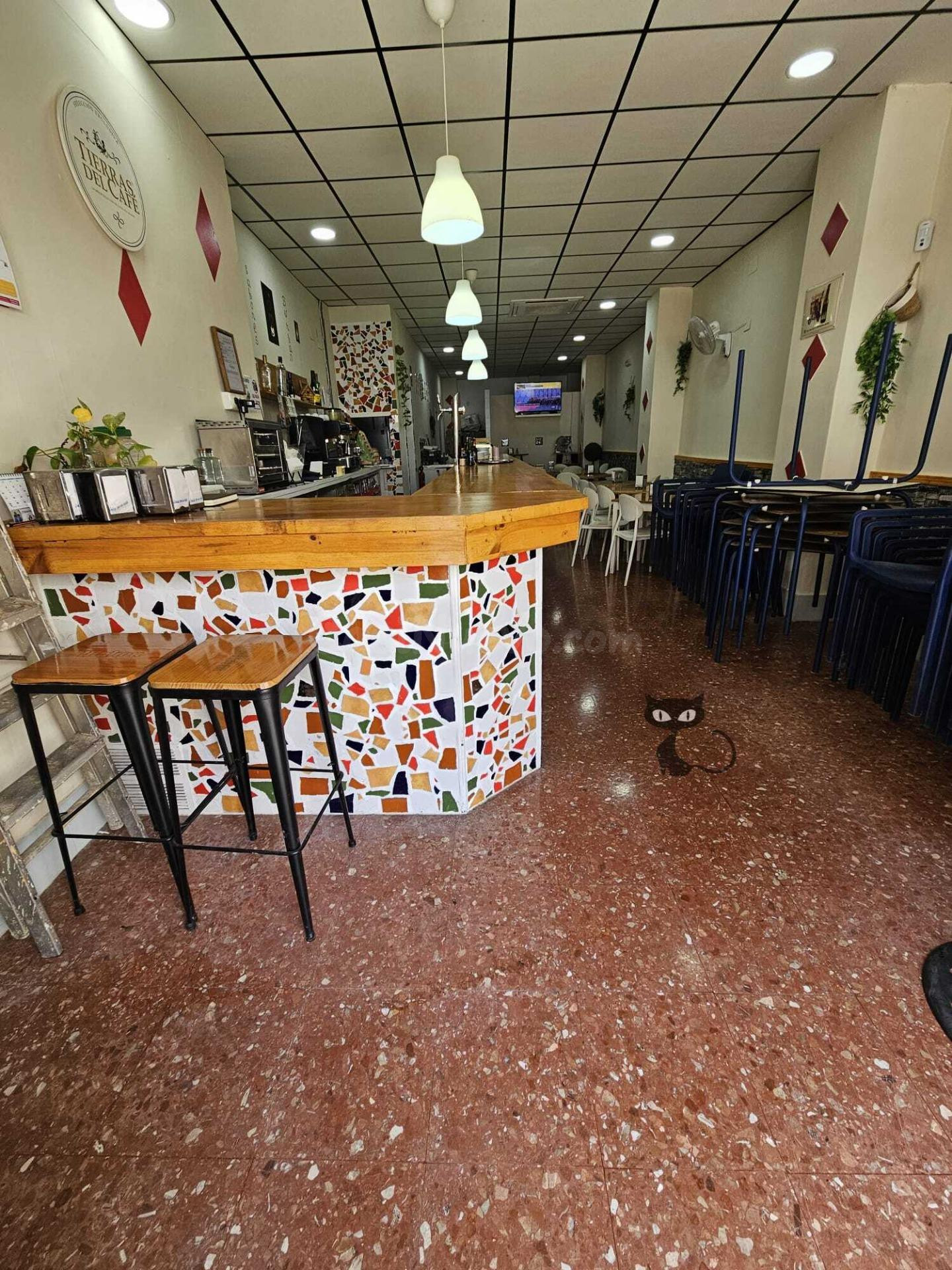SE TRASPASA UNA BONITA CAFETERÍA EN EL CORAZÓN DE BENETUSSER!!!