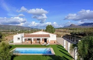 Casa-Chalet en Venta en Montichelvo Valencia