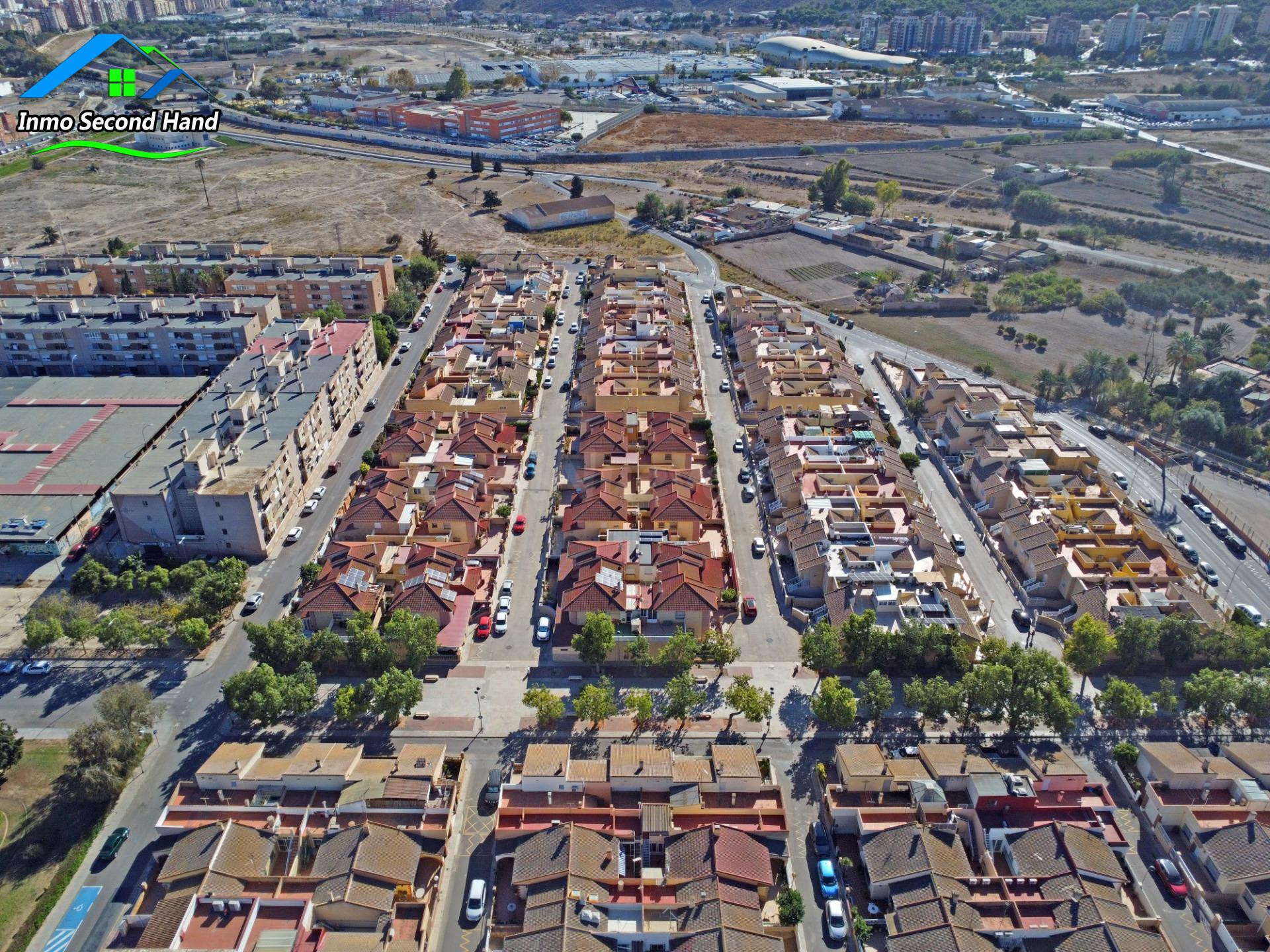 PLANTA BAJA CON COCHERA Y TERRAZA SOLO PARA ESTUDIANTES - foto 2