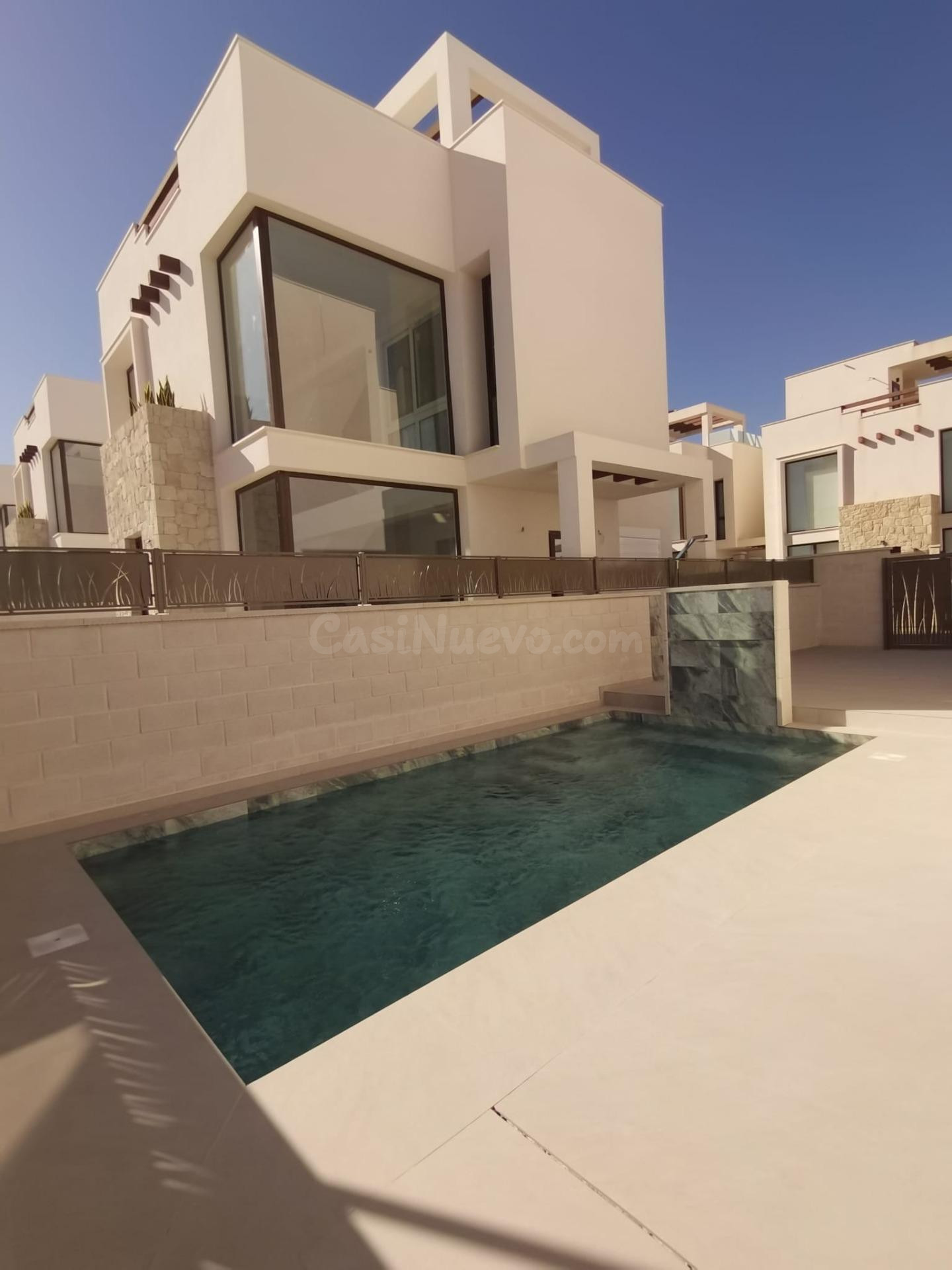 Exquisita Villa con Piscina Privada y Jardín en  Rojales